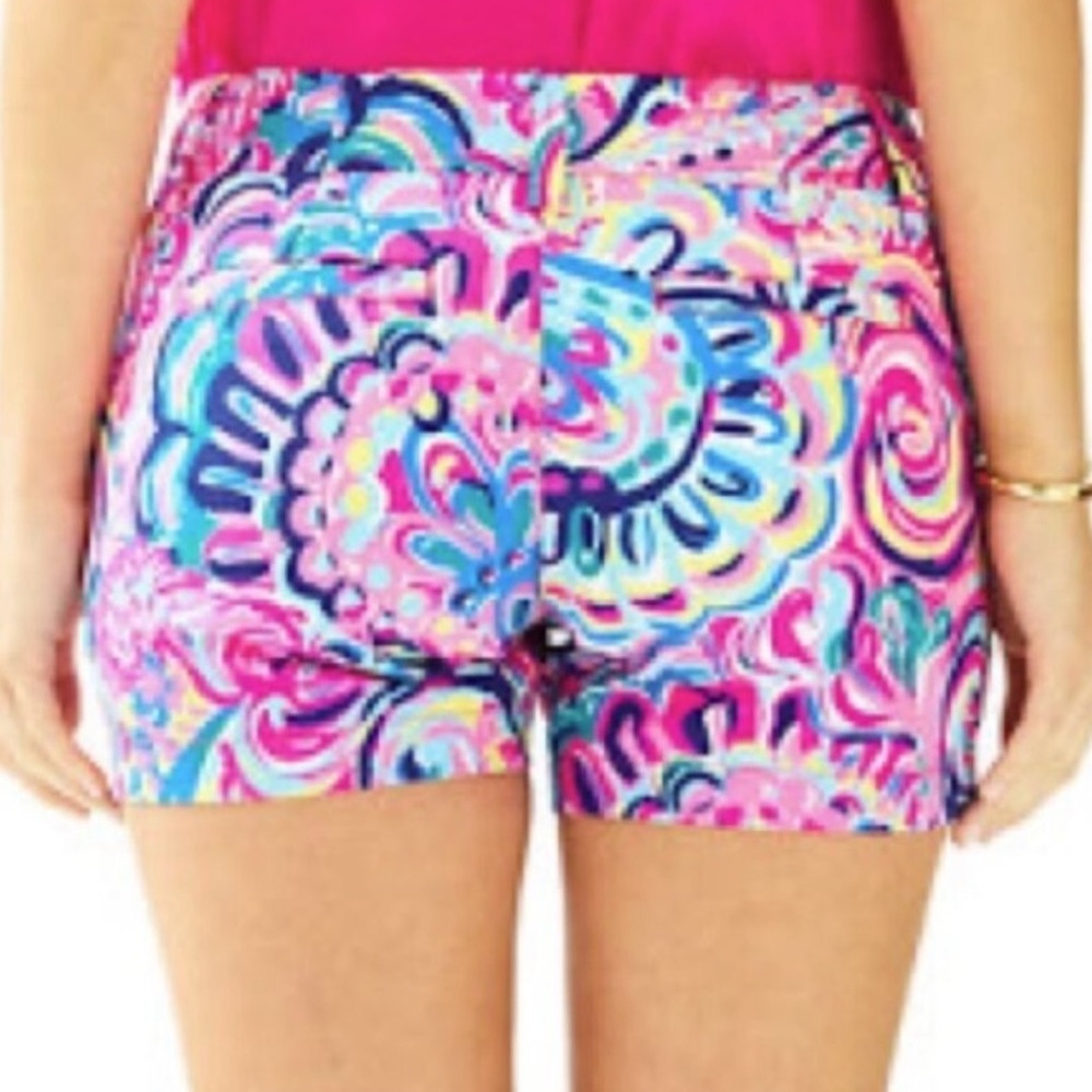 Lilly Pulitzer sz 4 Vibrant Pink & Blue floral Callahan Shorts w 4 1/2” inseam - Picture 2 of 16